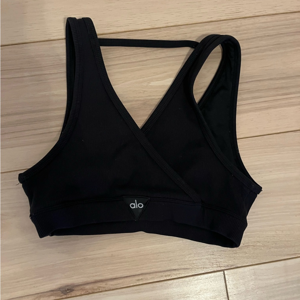 ALO Yoga Women's Black Sports Bra